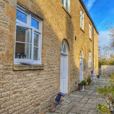 Апартаменты Cotswold Chapel, Sleeps Up To 5 In Kingsize Beds Чиппинг-Нортон Экстерьер фото